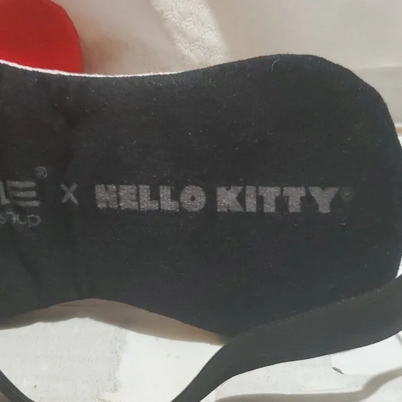 Hello Kitty White Plush Eye Mask with Red Bow - Picture 4 of 8